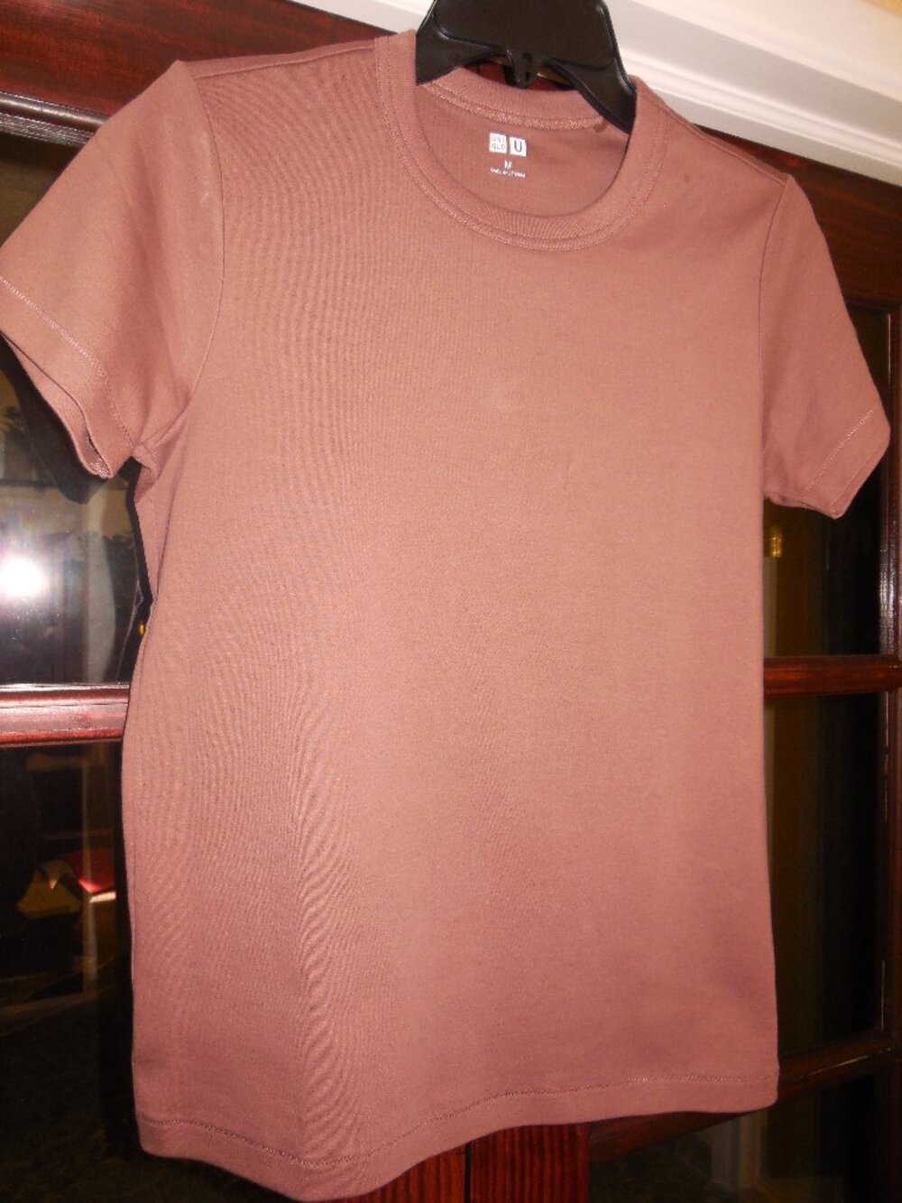 Uniqlo Crew Neck T Shirt/ Tee  Size Medium  Brown/Tan
